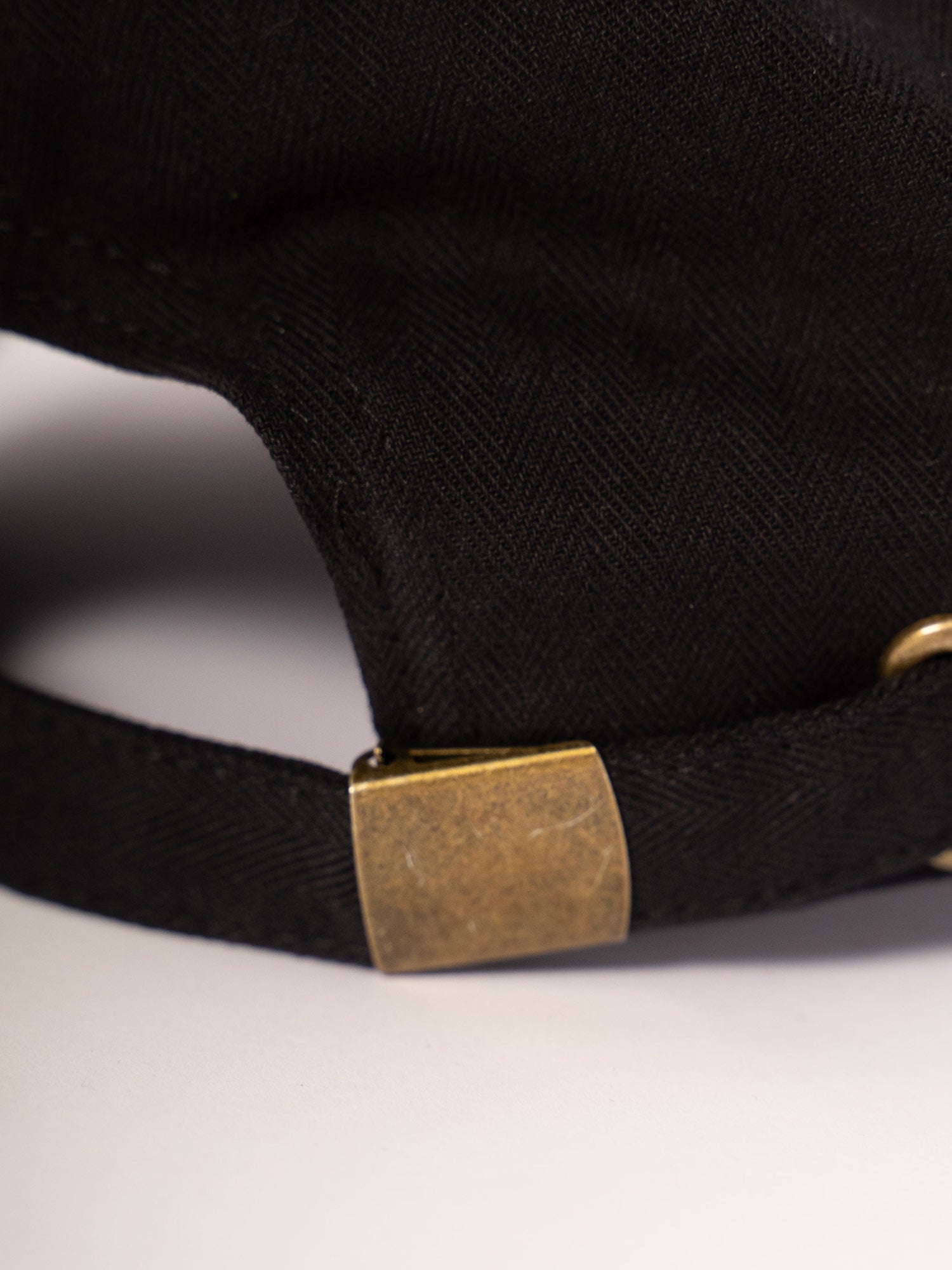 Lasso 6-Panel Cap Coal Black